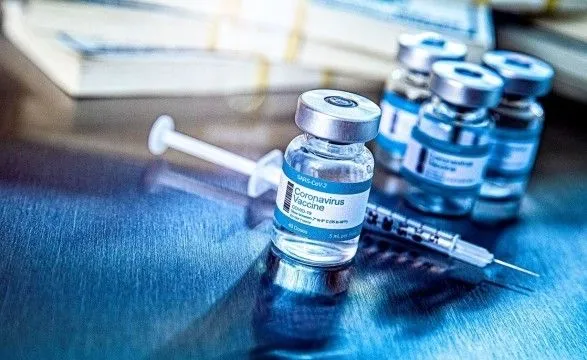 Уряд передав на закупівлю вакцин від COVID-19 6,5 млрд грн з програми медгарантій