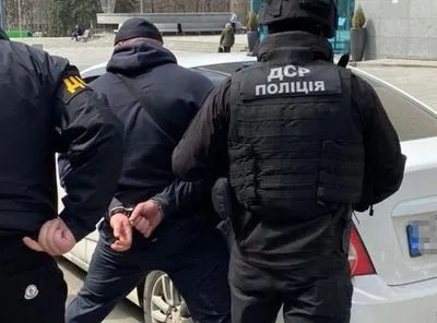 У Харкові провели спецоперацію: затримали банду, що вимагала у бізнесмена 700 тисяч доларів
