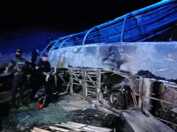 Страшна ДТП з автобусом у Єгипті: 20 людей згоріли живцем, троє постраждали