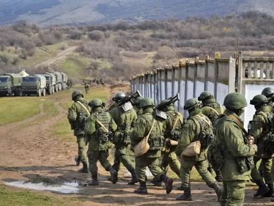В оккупированном Крыму продолжается интенсивное перемещение российской военной техники