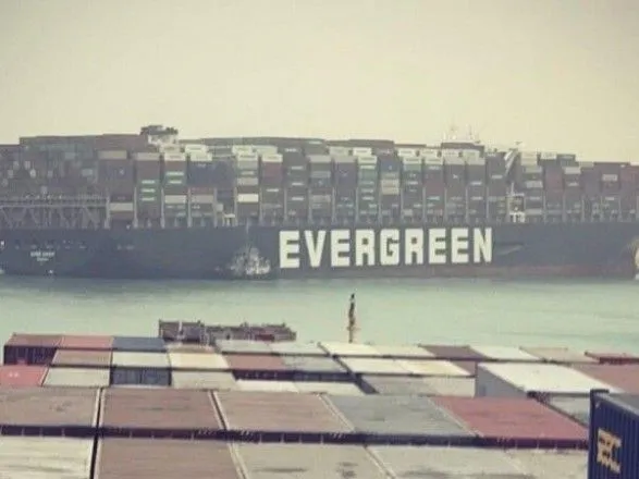 Египетский суд постановил конфисковать судно Ever Given, а с владельца взыскать 900 млн долларов