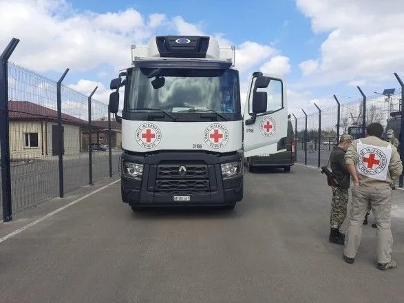 П'ять вантажівок з гуманітаркою від ООН прослідували на окупований Донбас
