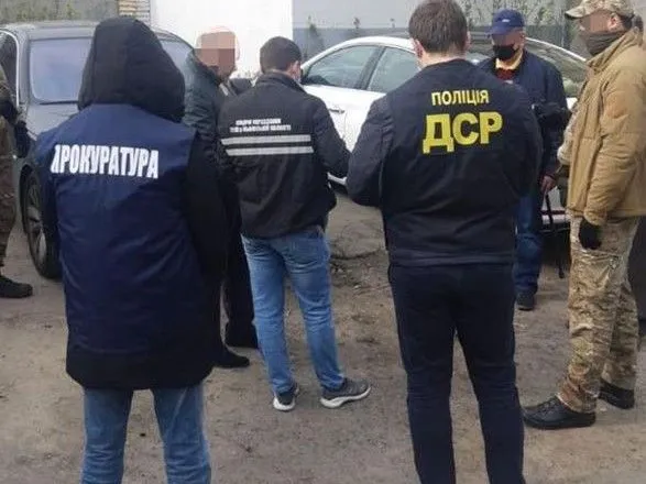 Чиновника Київської ОДА затримали на хабарі у 10 тисячі доларів: що відомо