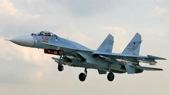 Росія перекинула більше 50 літаків-винищувачів до Криму