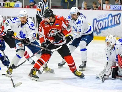 Хоккей: "Сокол" потерпел поражение в первой игре финала чемпионата Украины