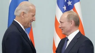 Три країни запропонували провести зустріч Байдена і Путіна