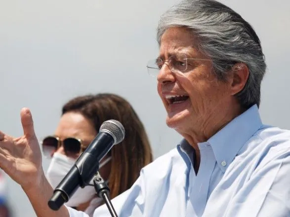Гильермо Лассо победил во втором туре президентских выборов в Эквадоре