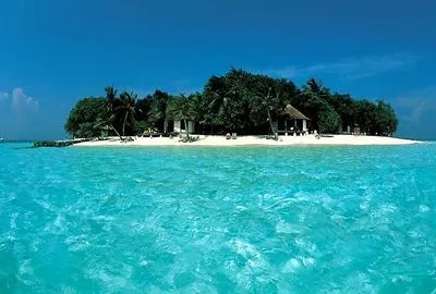 Курортный Бали планируют открыть для туристов до конца июля
