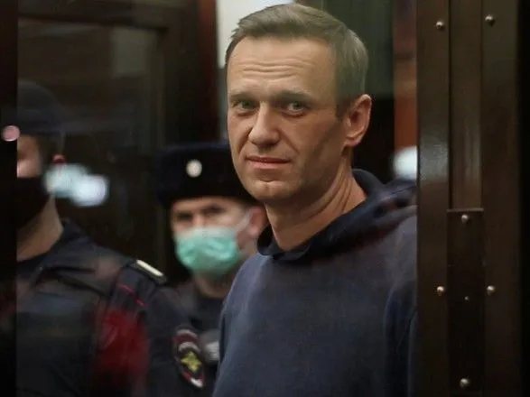 Навального переводять з колонії у лікарню