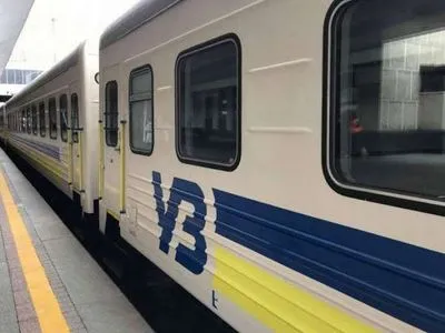 Відсьогодні Буковина перебуває у «жовтій» зоні: відновлюють рух потягів