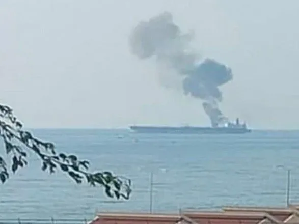 Поблизу Сирії сталася пожежа на танкері після атаки безпілотника