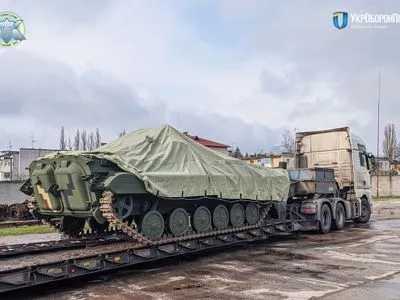 Збройним силам України передали пртію БМП-2