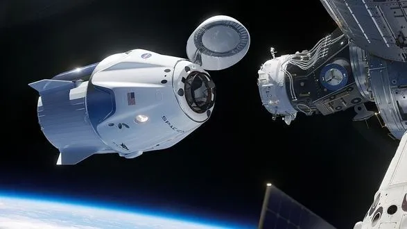 Корабель Crew Dragon успішно пристикувався до МКС
