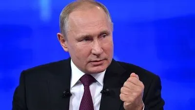 Ігри Путіна: як Росія заграє з Заходом брязкаючи зброєю – Bloomberg