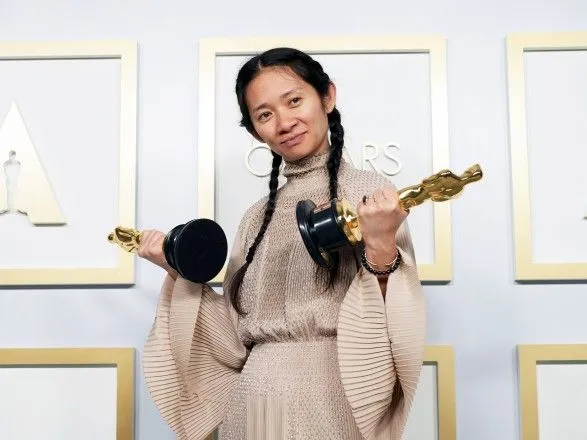 Китайским СМИ запретили писать о победе на Оскаре режиссера Хлои Чжао