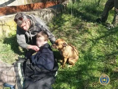 Біля Сміли з 5-метрового бетонного резервуару дістали дитину, чоловіка та собаку