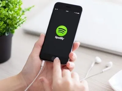 Spotify поднимает цены в Европе, США и Британии