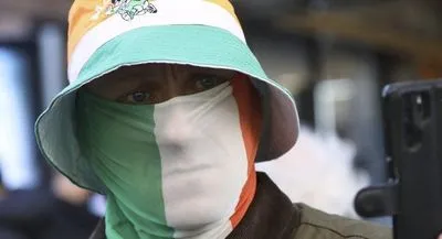 Ірландія виходить з карантину: у травні відкриються магазини