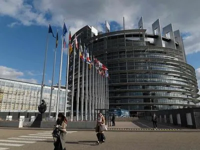 Європарламент закликав відключити Росію від SWIFT в разі її вторгнення в Україну