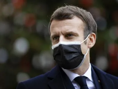 Макрон ожидает, что в течение двух месяцев Франция полностью выйдет из карантина