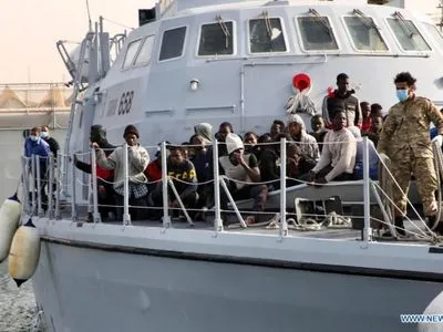 Из Средиземного моря спасли почти 100 нелегальных мигрантов