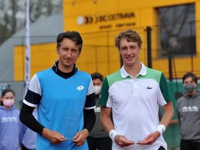 Теннисист Стаховский стал триумфатором турнира в Остраве