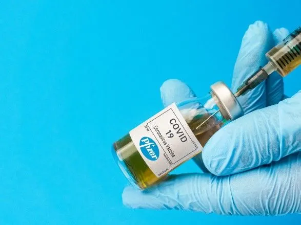 Украина заключила контракт с Pfizer на еще 10 млн доз вакцины против COVID-19. Первые 500 тыс. доз могут поступить уже в мае