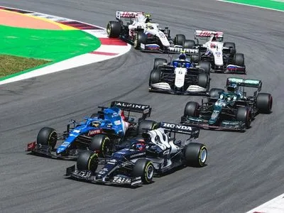 Автоперегони: Хемілтон виграв третій Гран-Прі сезону "Формули-1"