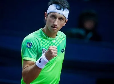Теннисист Стаховский продолжил победную серию на соревнованиях в Праге