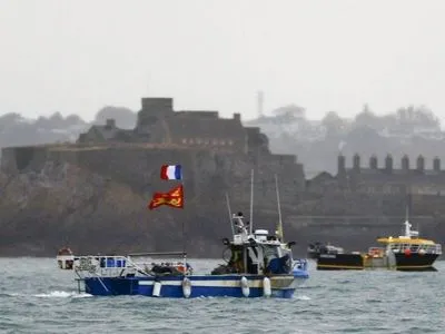 Великобритания урегулировала спор с Францией и выводит корабли из Джерси