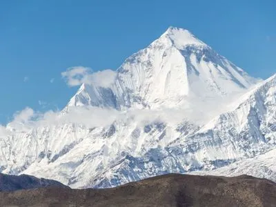 COVID-19 після Евересту "вдарив" по новим висотам у Непалі: з піку Дхаулагірі евакуювали майже 20 інфікованих альпіністів