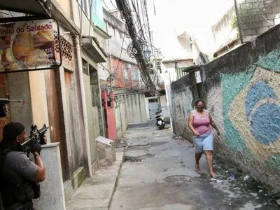 Операция в фавелах Рио - стала самой кровавой в истории: известно о 25 жертвах, ранения получили случайные пассажиры метро