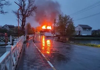 Под Киевом сгорел приют для бездомных