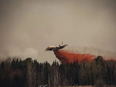У Канаді горять тисячі гектарів лісу, жителям наказано евакуюватися