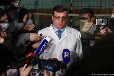 У РФ зник ексочільник лікарні, де лікували Навального. До цього там померли ще двоє лікарів