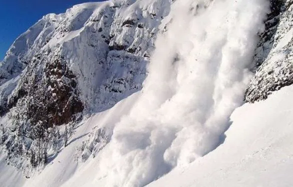 Сход лавины в Альпах: число погибших туристов возросло до 7 человек