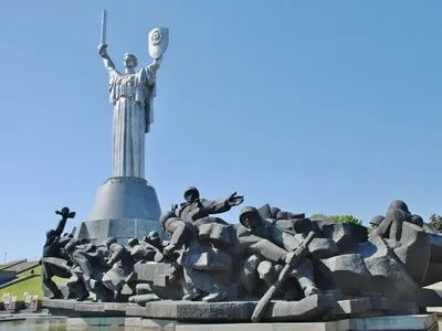 Зеленский: для украинцев победа над нацизмом - это выстраданный сокровище, а не повод поехать на шашлыки