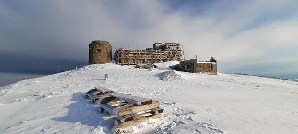 На горе Поп Иван Черногорский снежно и небольшой мороз
