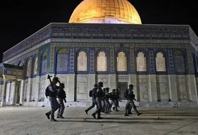 Столкновения в Восточном Иерусалиме: полиция закрыла доступ на Храмовую гору