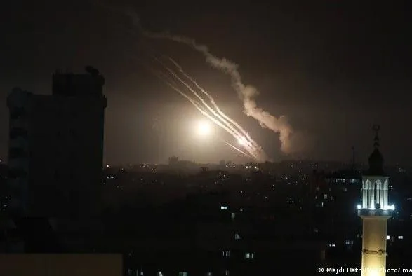 Появилось видео обстрелов Тель-Авива и ближайших городов со стороны боевиков ХАМАС