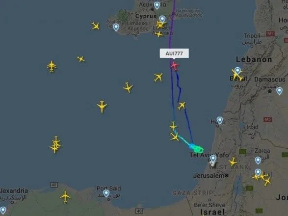 Рейс МАУ з Києва в Тель-Авів розвернувся і попрямував на Кіпр через обстріли