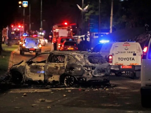 Ізраїль направляє додаткові підрозділи у Лод та Акко: у містах спробували спалити синагоги, заворушення тривають