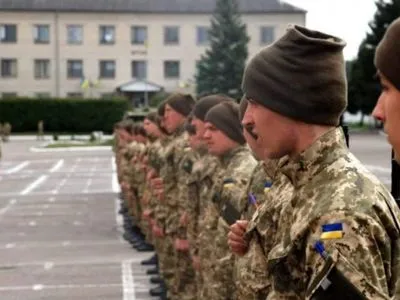 Хомчак: до 2025 року ЗС України будуть укомплектовані кадровими військовослужбовцями на 80-90%, решта - контрактники