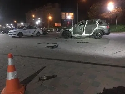 В Ивано-Франковске ночью взорвался BMW Х5: в него стреляли из РПГ