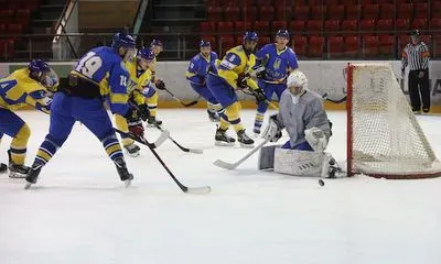 Хокей: збірна України здобула розгромний виграш у спарингу перед турніром в Любляні