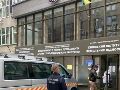 Серия обысков у Кличко: правоохранители провели операцию против коррупции в столичной власти