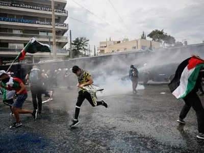 Пропалестинские протесты в Афинах: полиция водометами разгоняла демонстрантов