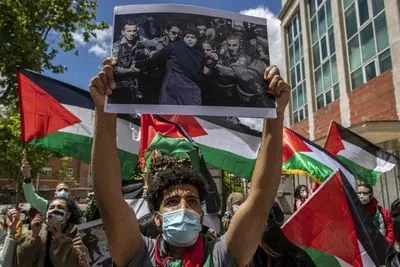 Тысячи людей вышли на протесты в Мадриде в поддержку палестинцев