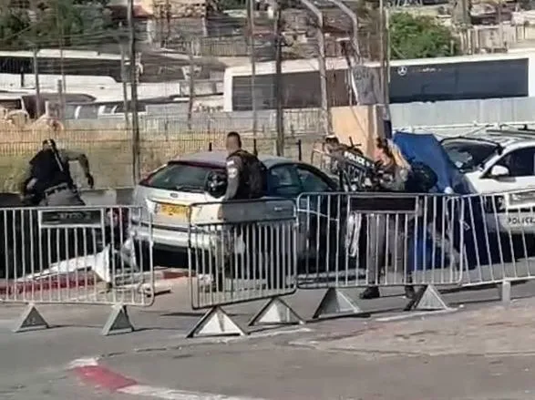 В Иерусалиме автомобиль въехал в толпу людей: есть раненые