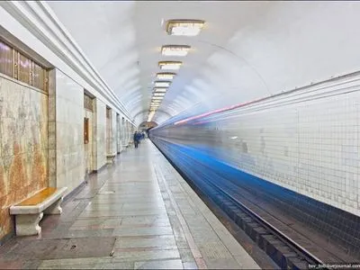 На станции метро "Арсенальная" человек попал под поезд: движение "красной" веткой ограничили